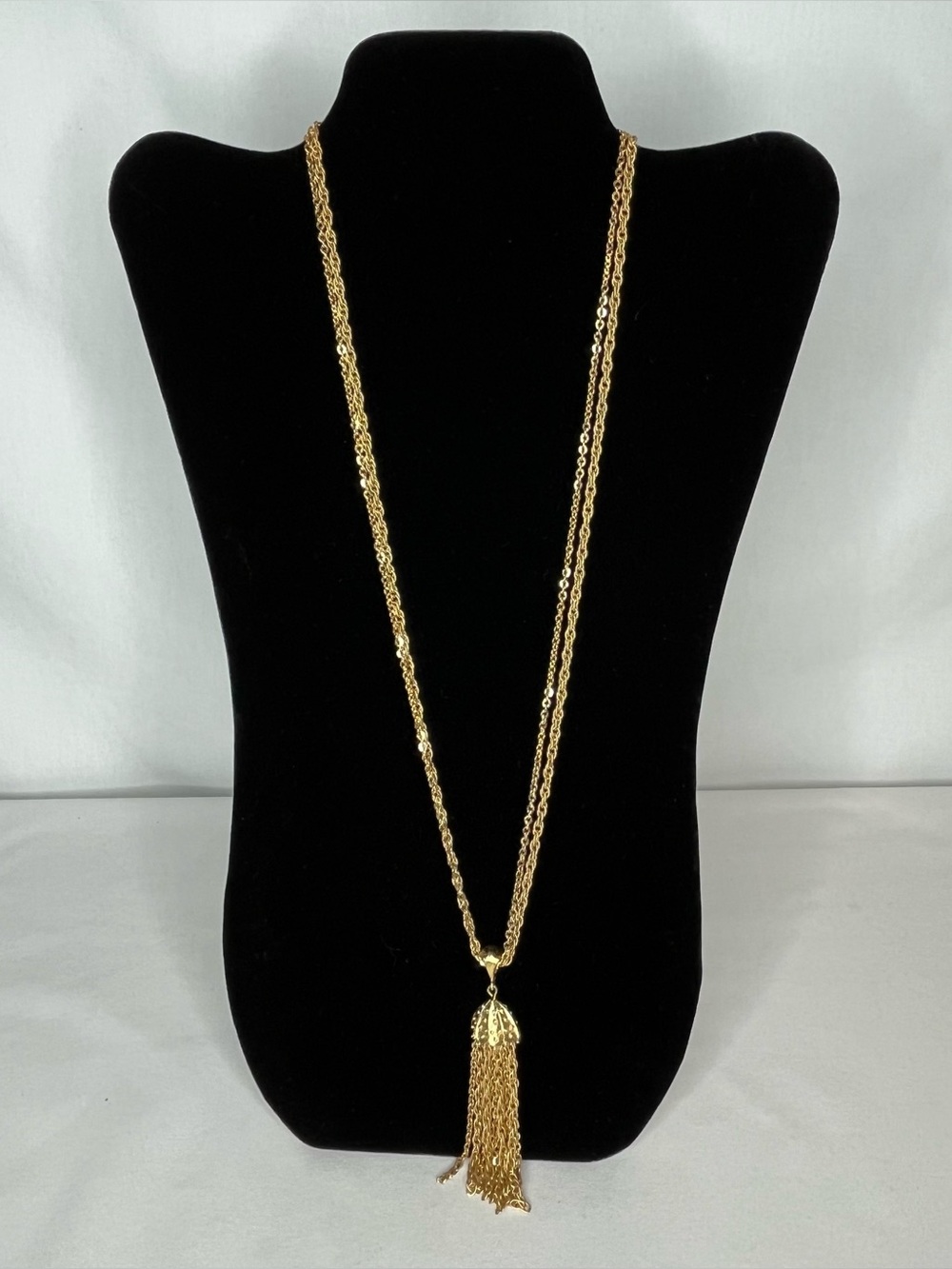 Vintage Monet Gold Tone Chain Tassel Pendant Necklace. 15.5"Long